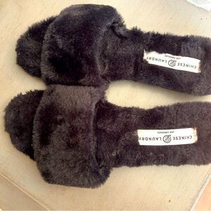 Black faux fur slippers by Chinese Laundry size 9 NWOT‎